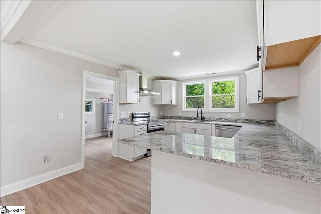 202 Arrowood Branch Road, Chesnee, SC 29323