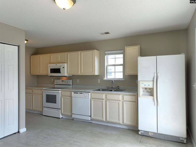 206 Rosebrook Drive, Hopkins, SC 29061