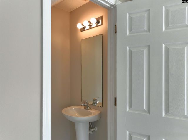 206 Rosebrook Drive, Hopkins, SC 29061