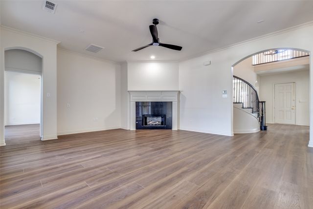 1727 E Branch Hollow Drive, Carrollton, TX 75007