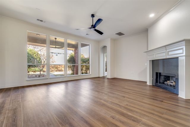 1727 E Branch Hollow Drive, Carrollton, TX 75007