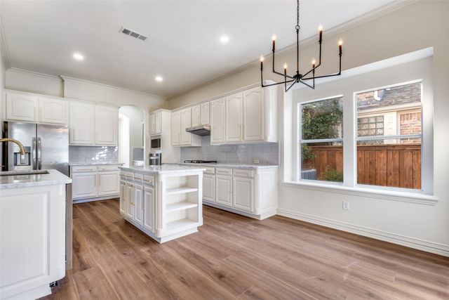 1727 E Branch Hollow Drive, Carrollton, TX 75007