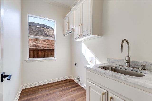 1727 E Branch Hollow Drive, Carrollton, TX 75007