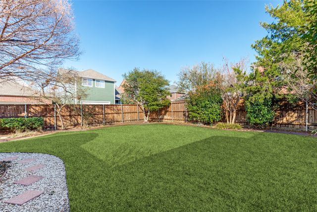 1727 E Branch Hollow Drive, Carrollton, TX 75007