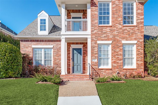 1727 E Branch Hollow Drive, Carrollton, TX 75007