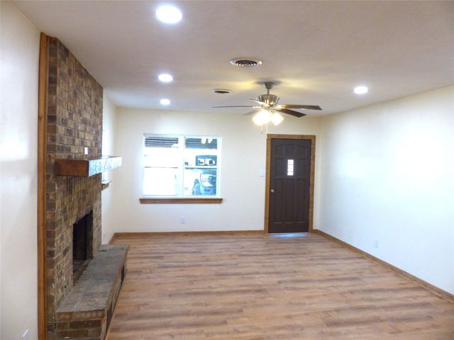 1922 S Pine, Brady, TX 76825