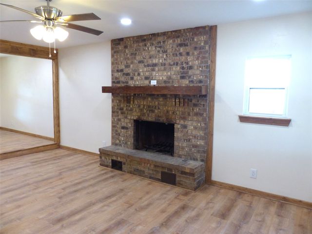 1922 S Pine, Brady, TX 76825