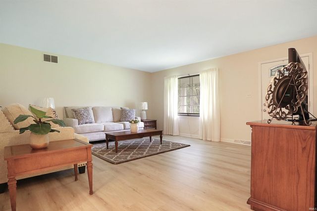 7200 Russell Place, Chandler, IN 47610
