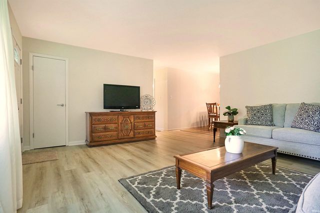 7200 Russell Place, Chandler, IN 47610
