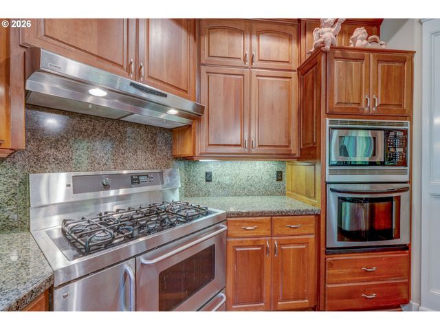 17446 Sw HOODOO Ct, Beaverton, OR 97007