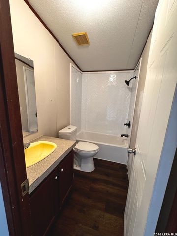250 County Road 3826, San Antonio, TX 78253