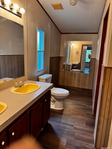 250 County Road 3826, San Antonio, TX 78253