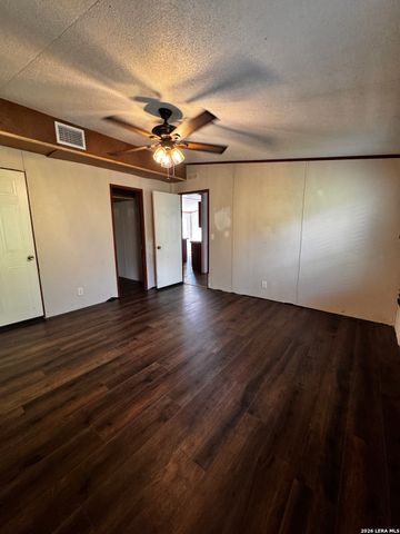 250 County Road 3826, San Antonio, TX 78253
