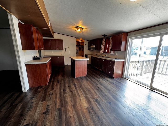 250 County Road 3826, San Antonio, TX 78253