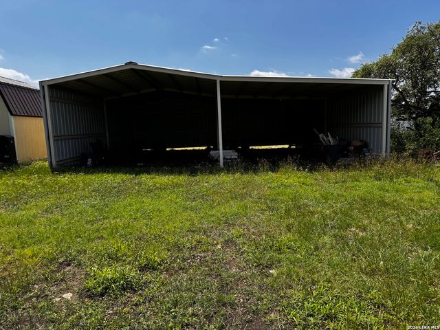 250 County Road 3826, San Antonio, TX 78253