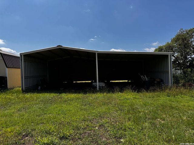 250 County Road 3826, San Antonio, TX 78253