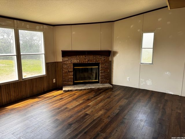 250 County Road 3826, San Antonio, TX 78253