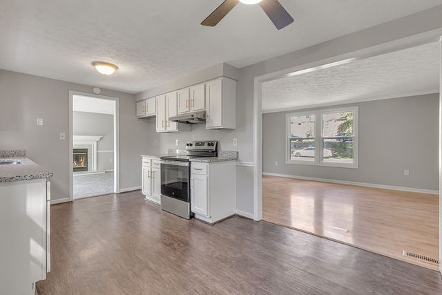 801 Lexington Dr, Hopewell Twp, PA 15001