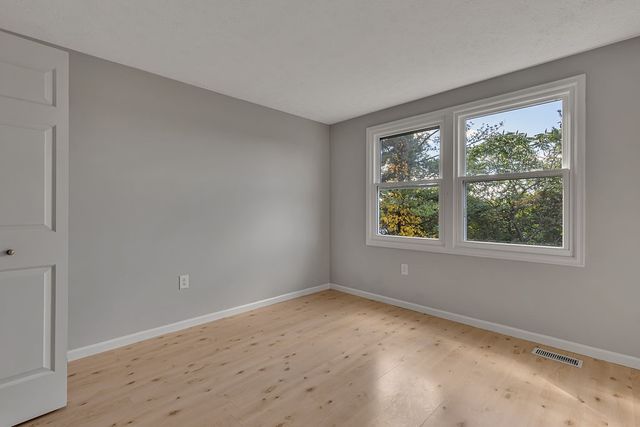 801 Lexington Dr, Hopewell Twp, PA 15001