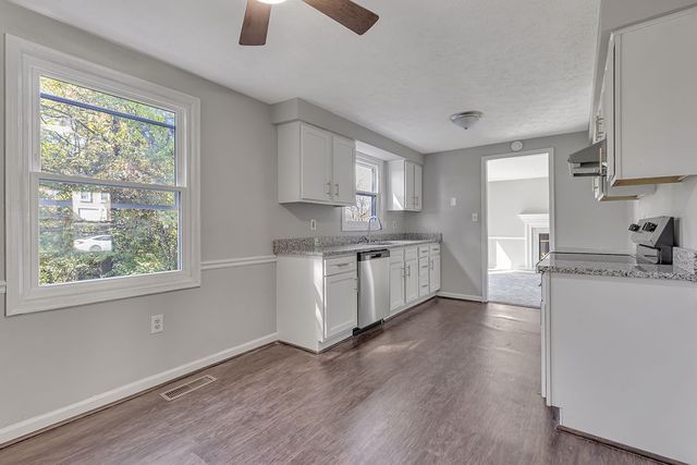 801 Lexington Dr, Hopewell Twp, PA 15001