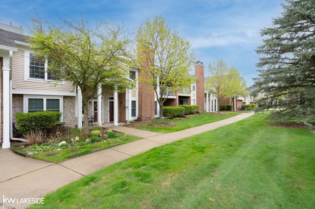 56471 Chesapeake Trail, Utica, MI 48316