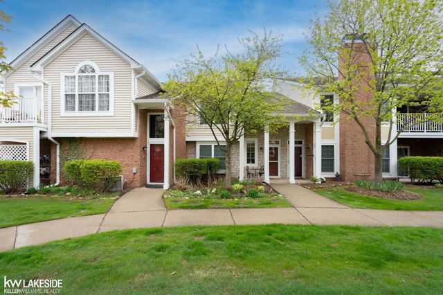 56471 Chesapeake Trail, Utica, MI 48316