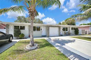 55 NE 165th St, Miami, FL 33162