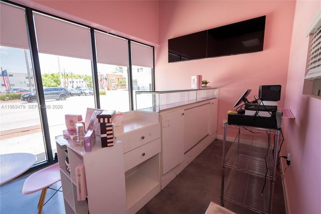 300 SW 17th Ave, Miami, FL 33135