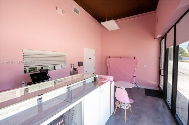 300 SW 17th Ave, Miami, FL 33135