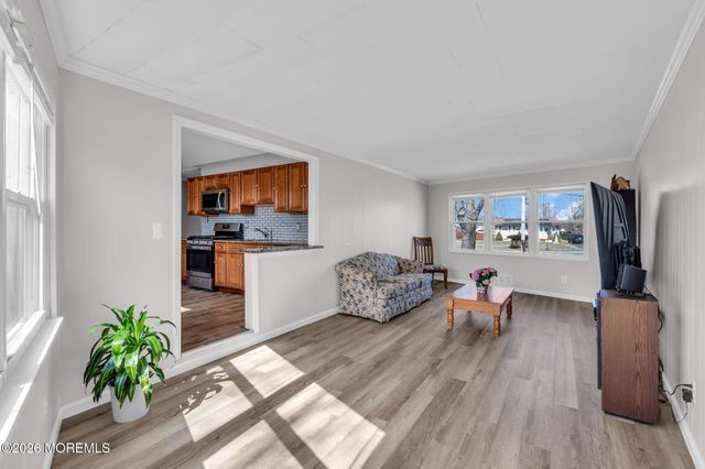 124 Dittmar Drive, Toms River, NJ 08757