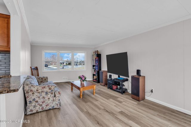 124 Dittmar Drive, Toms River, NJ 08757