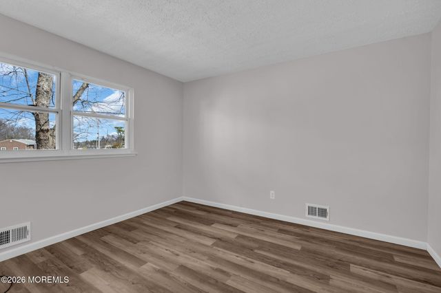 124 Dittmar Drive, Toms River, NJ 08757