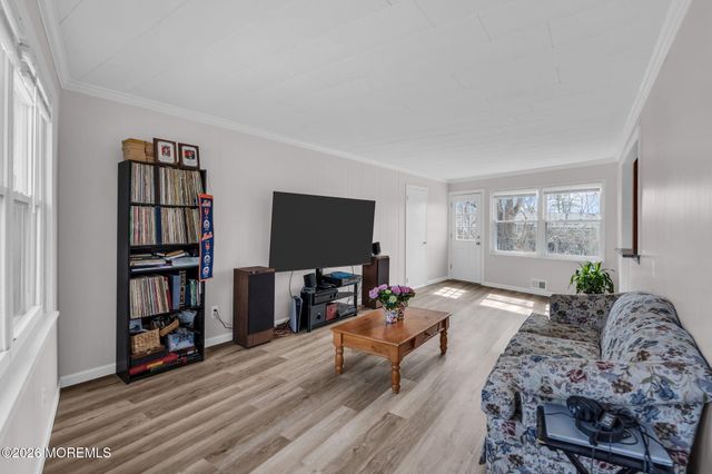 124 Dittmar Drive, Toms River, NJ 08757