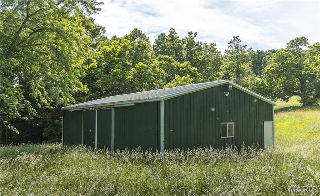 Image 35 of property listing at 1757 Infidel Hollow Road, Nebo, IL 62355