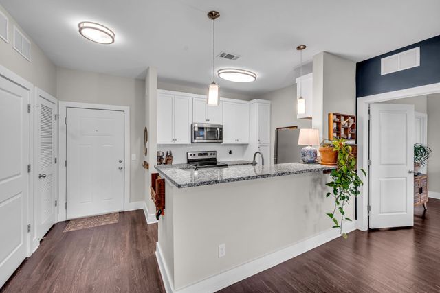 6411 Charlotte Road Cir Apt 307, Nashville, TN 37209