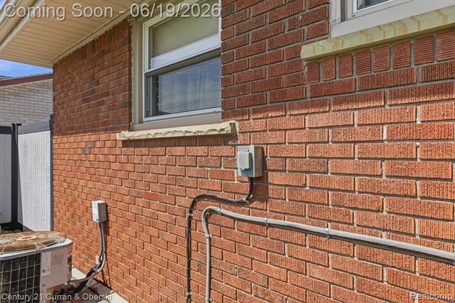 24605 Eton Avenue, Dearborn Heights, MI 48125