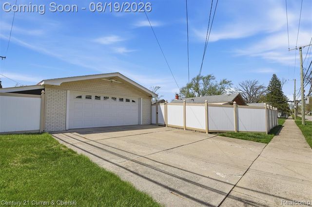 24605 Eton Avenue, Dearborn Heights, MI 48125