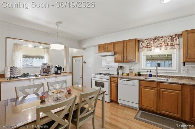 24605 Eton Avenue, Dearborn Heights, MI 48125