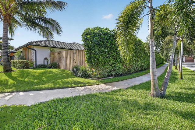 9680 NW 10th Court, Plantation, FL 33322