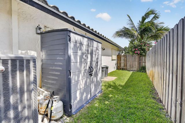 9680 NW 10th Court, Plantation, FL 33322
