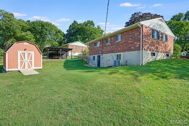 135 Appletree Lane, Glen Carbon, IL 62034