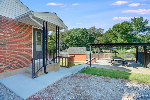 135 Appletree Lane, Glen Carbon, IL 62034