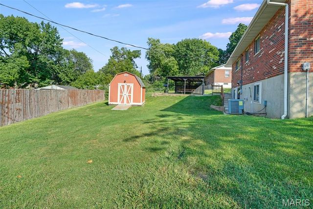 135 Appletree Lane, Glen Carbon, IL 62034
