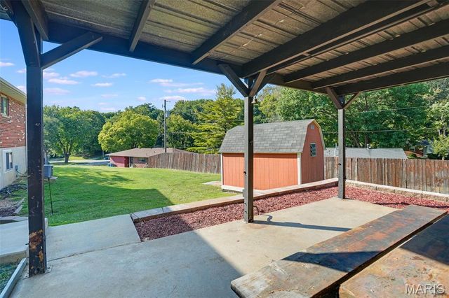 135 Appletree Lane, Glen Carbon, IL 62034