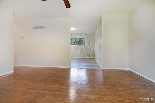 135 Appletree Lane, Glen Carbon, IL 62034
