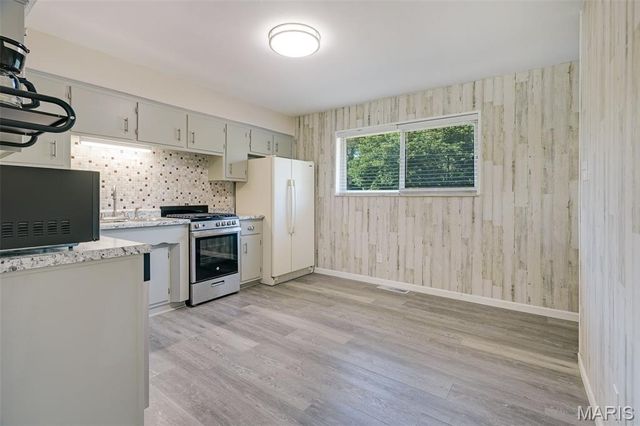 135 Appletree Lane, Glen Carbon, IL 62034