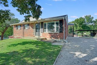 135 Appletree Lane, Glen Carbon, IL 62034