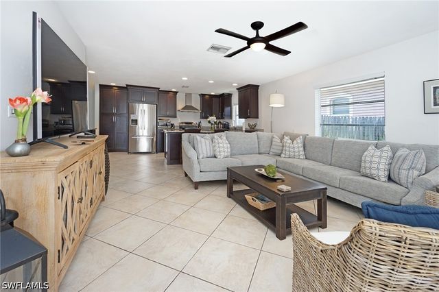 768 96th AVE N, Naples, FL 34108