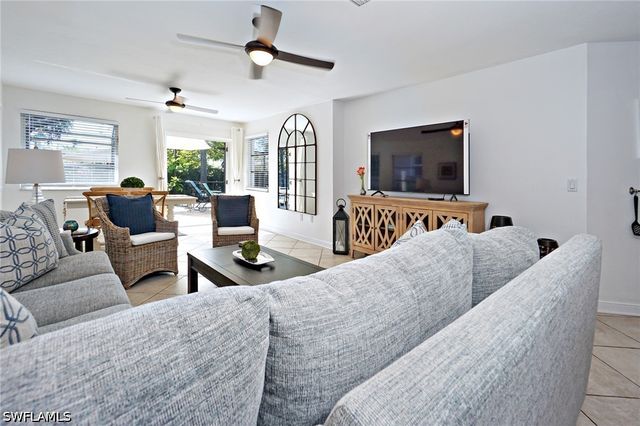 768 96th AVE N, Naples, FL 34108