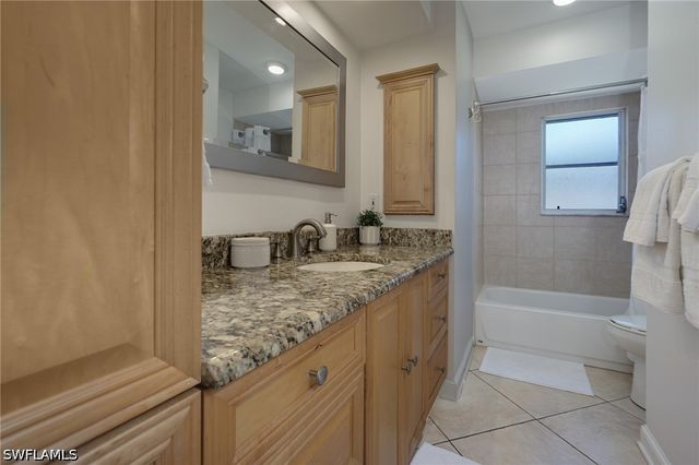 768 96th AVE N, Naples, FL 34108